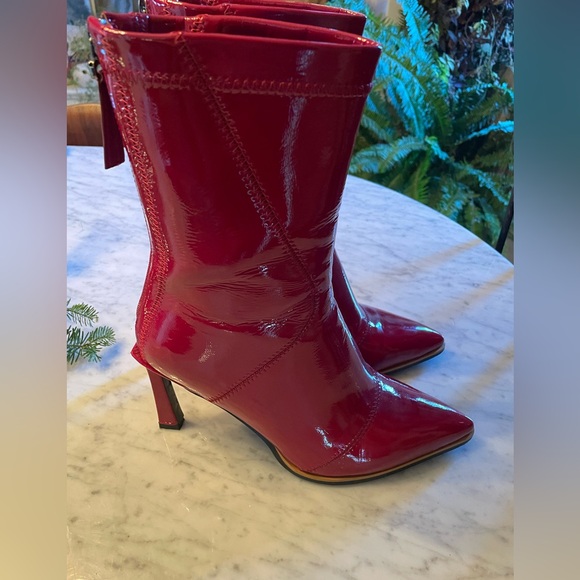 Patent leather pointed heeled boots - Picture 6 of 7